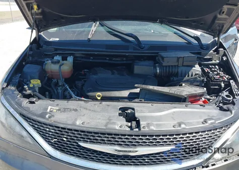 2021 Chrysler Voyager Lxi z USA, uszkodzony, nr VIN 2C4RC1DG8MR539103